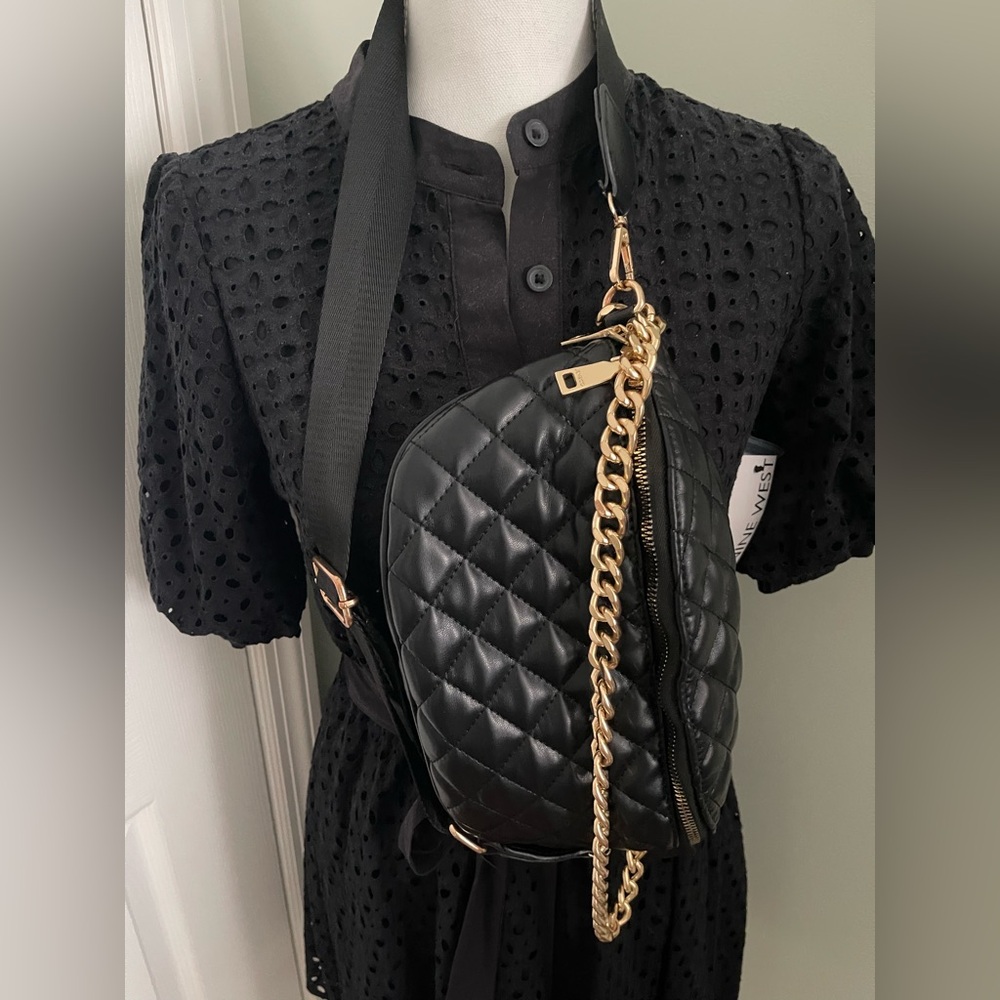 Chic Black Quilted Crossbody Bag with Gold Chain